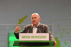 Winfried Hermann bei seiner Rede auf der Bundesdelegiuertenkonferenz in Erfurt
