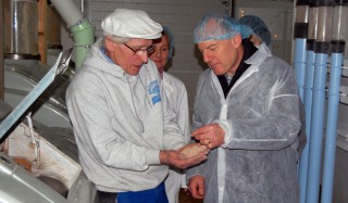 Winne Hermann zu Besuch bei der Familie Gleiser in der Bronnmühle in Rottenburg am 03.02.2010