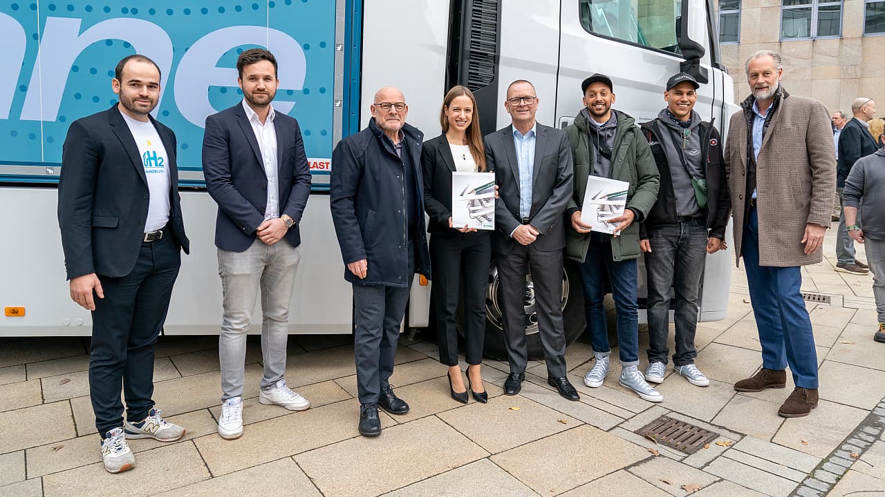 221207_Wasserstoff-LKW_Übergabe_Foto HYLANE_Thomas Küppers_24_1280x720_web
