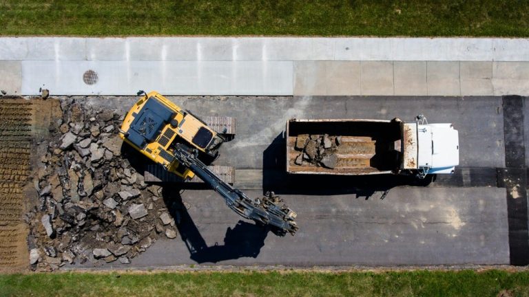Bau und Umbau kommunaler Straßen und Brücken