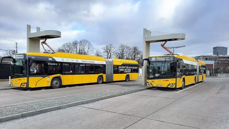 Land fördert 182 Busse!