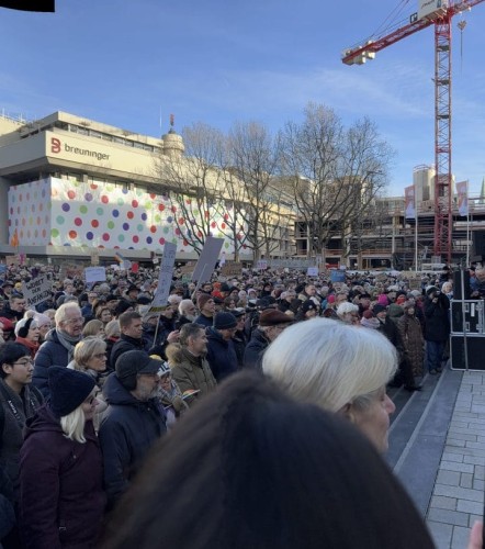 240121 Demo Stuttgart hält zusammen